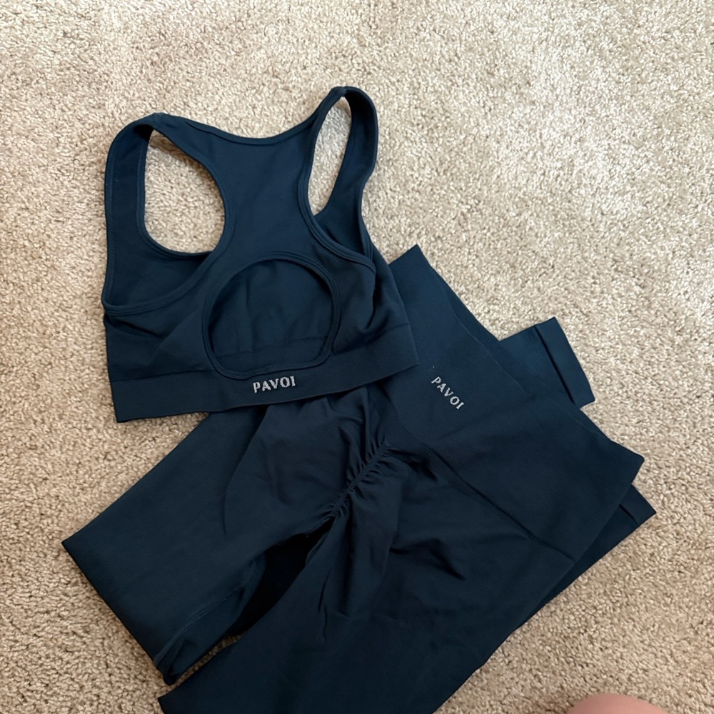 PAVOI Women's Black Activewear Set